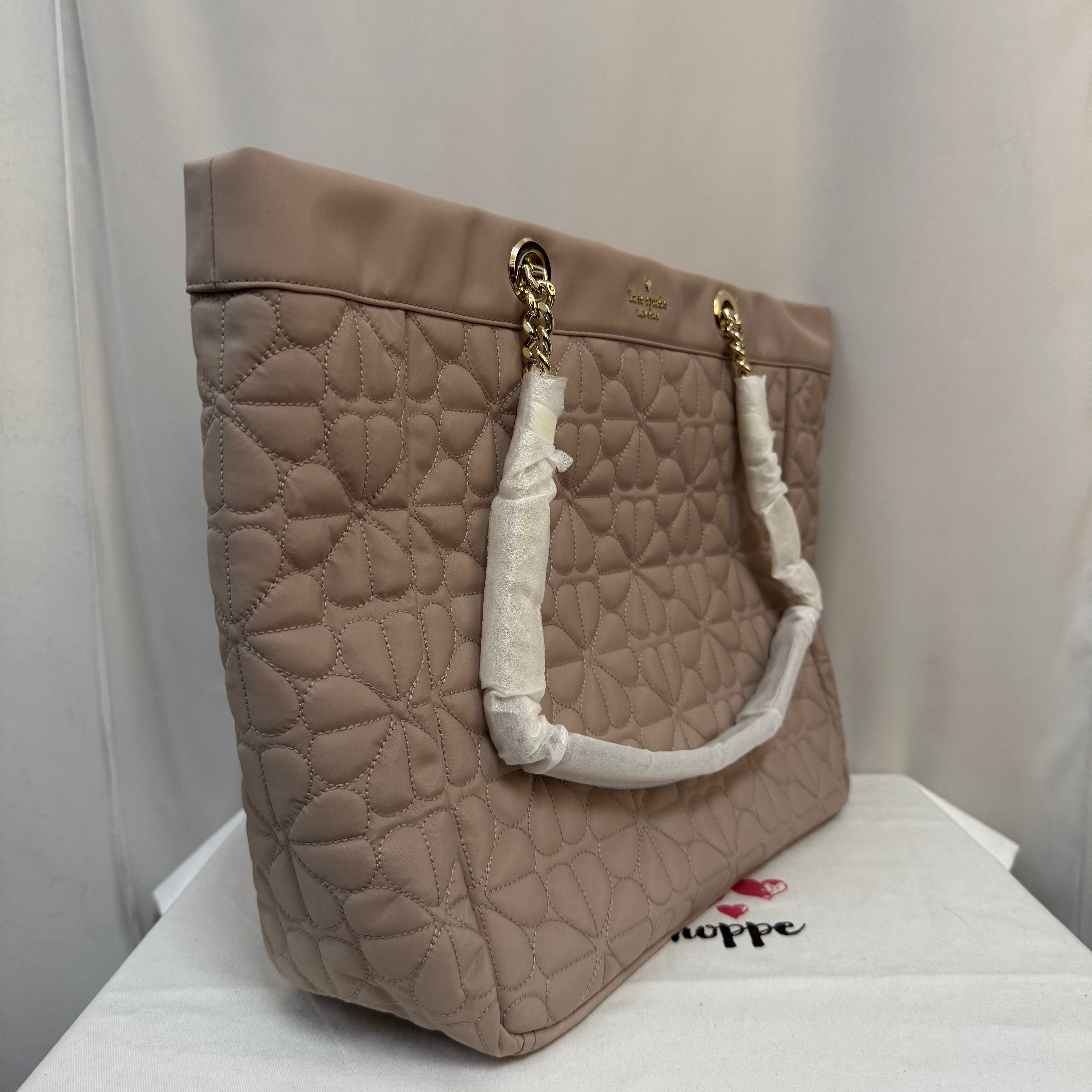 [AUCTION][READY STOCK MY] Kate Spade Flower Quilted Fabric XL Tote in Cozy Grey (KK074)