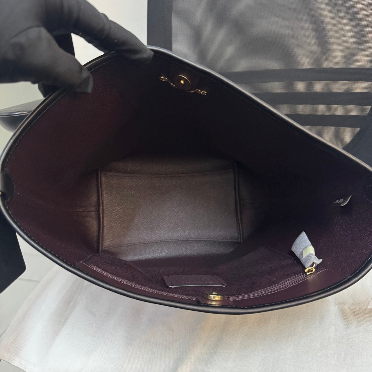 [AUCTION][READY STOCK MY] COACH City Large Bucket Bag In Signature Canvas in Walnut/Black (CT802)
