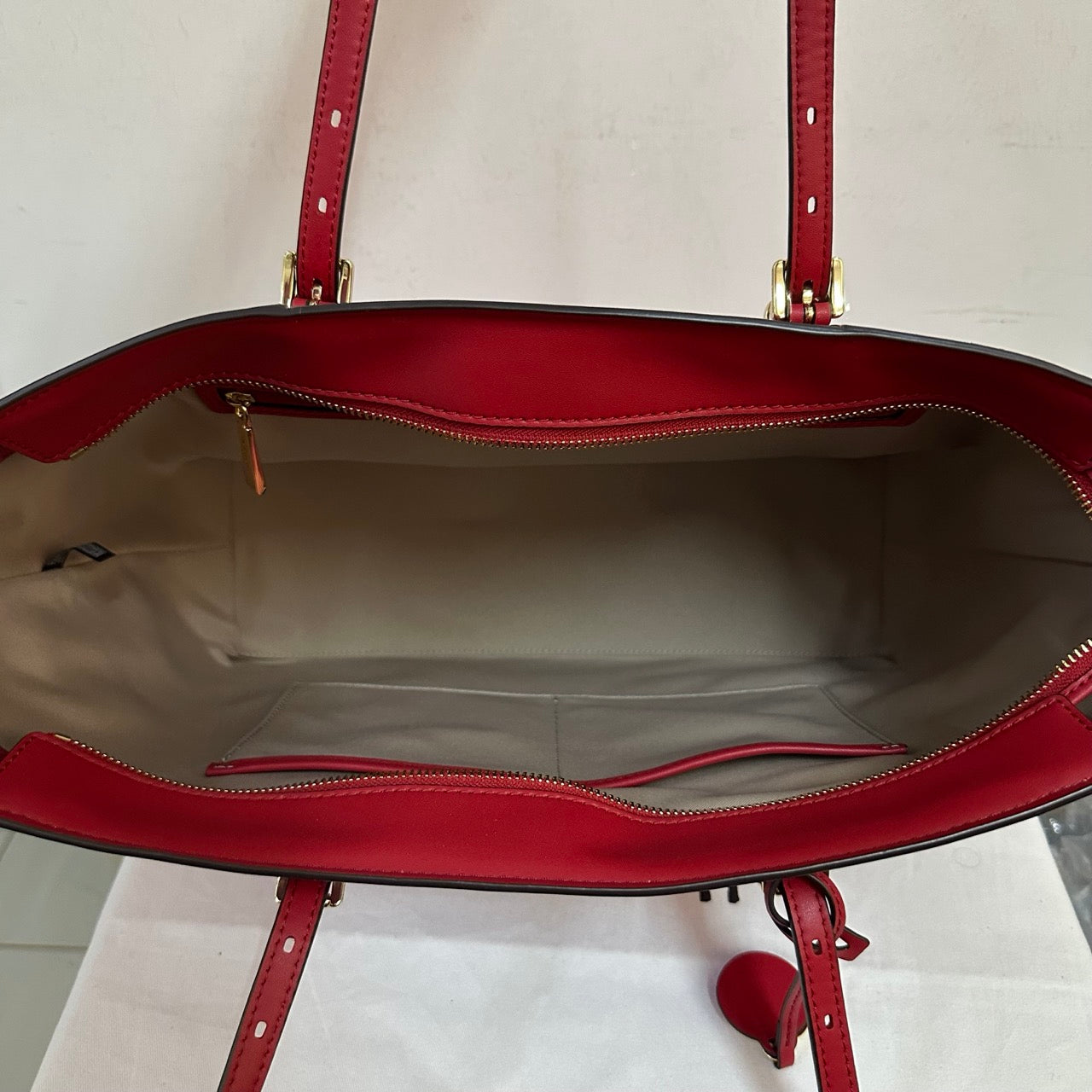 [AUCTION][READY STOCK MY] Michael Kors Quinn Large East West TZ Tote in Crimson (30F5GQNT9R)