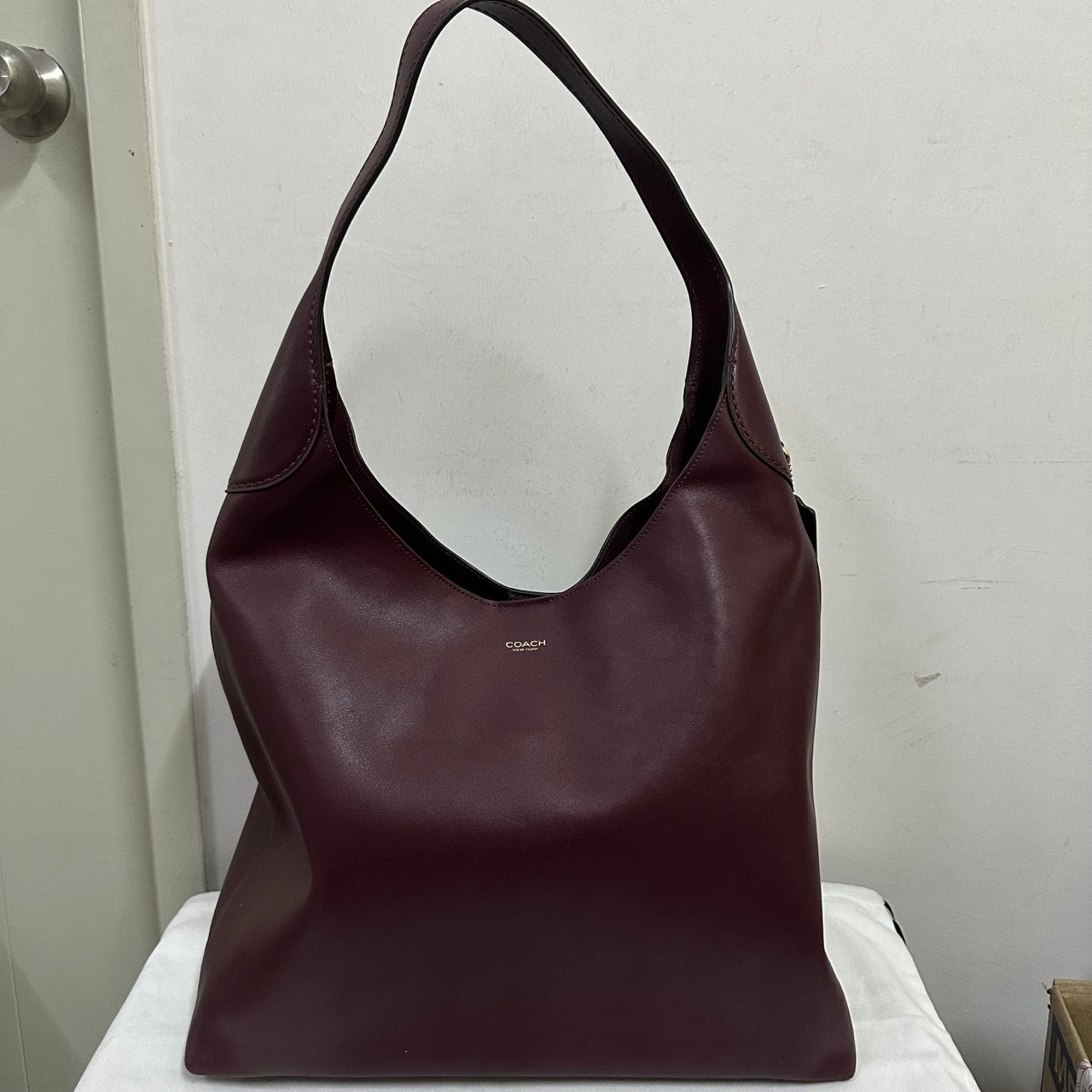 [AUCTION][READY STOCK MY] COACH Brooklyn Shoulder Bag 39 in Brass/Merlot (CU044)