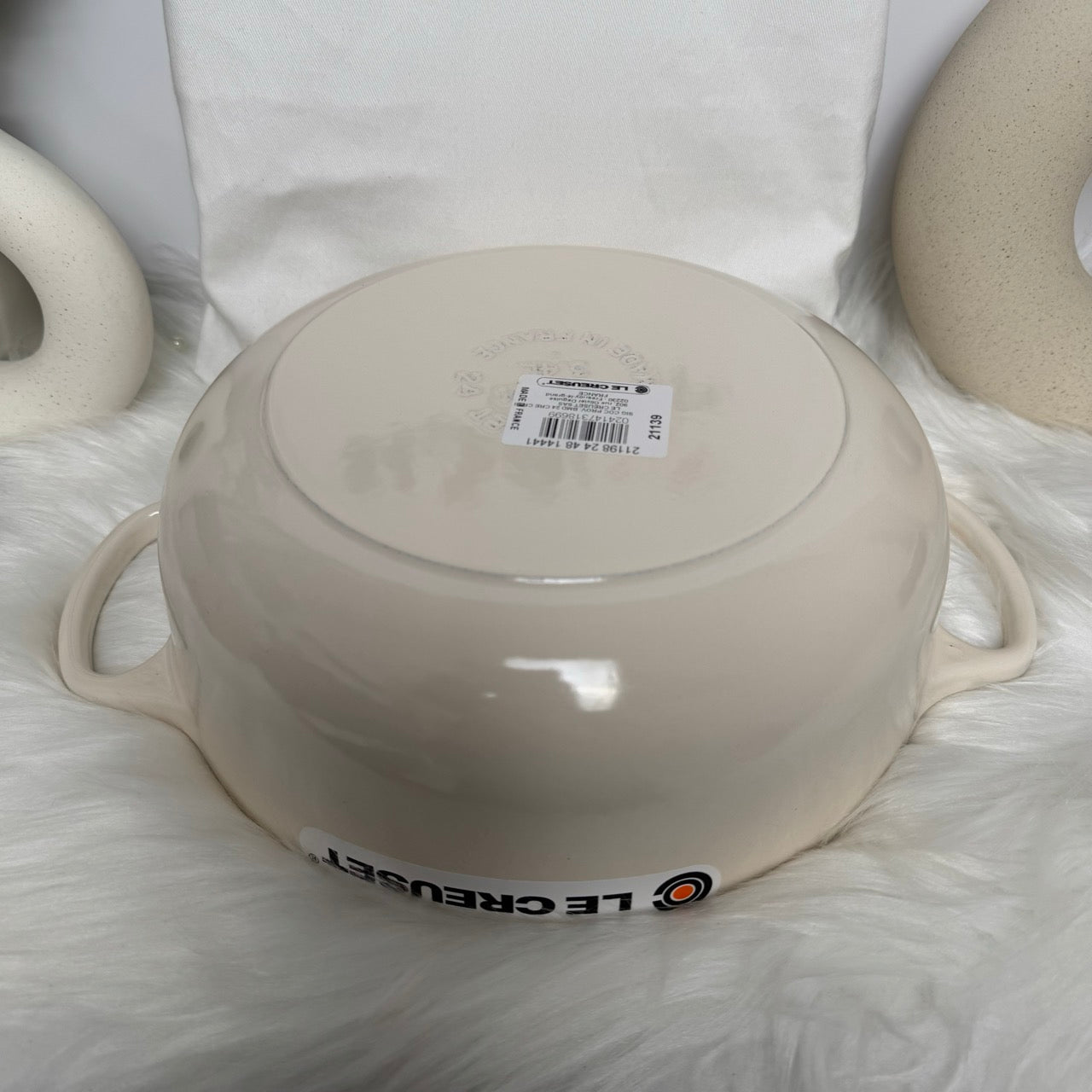 [READY STOCK ETA 7 DAYS] Le Creuset signature sauteuse oven 3.5qt Creme (Silver Knob)