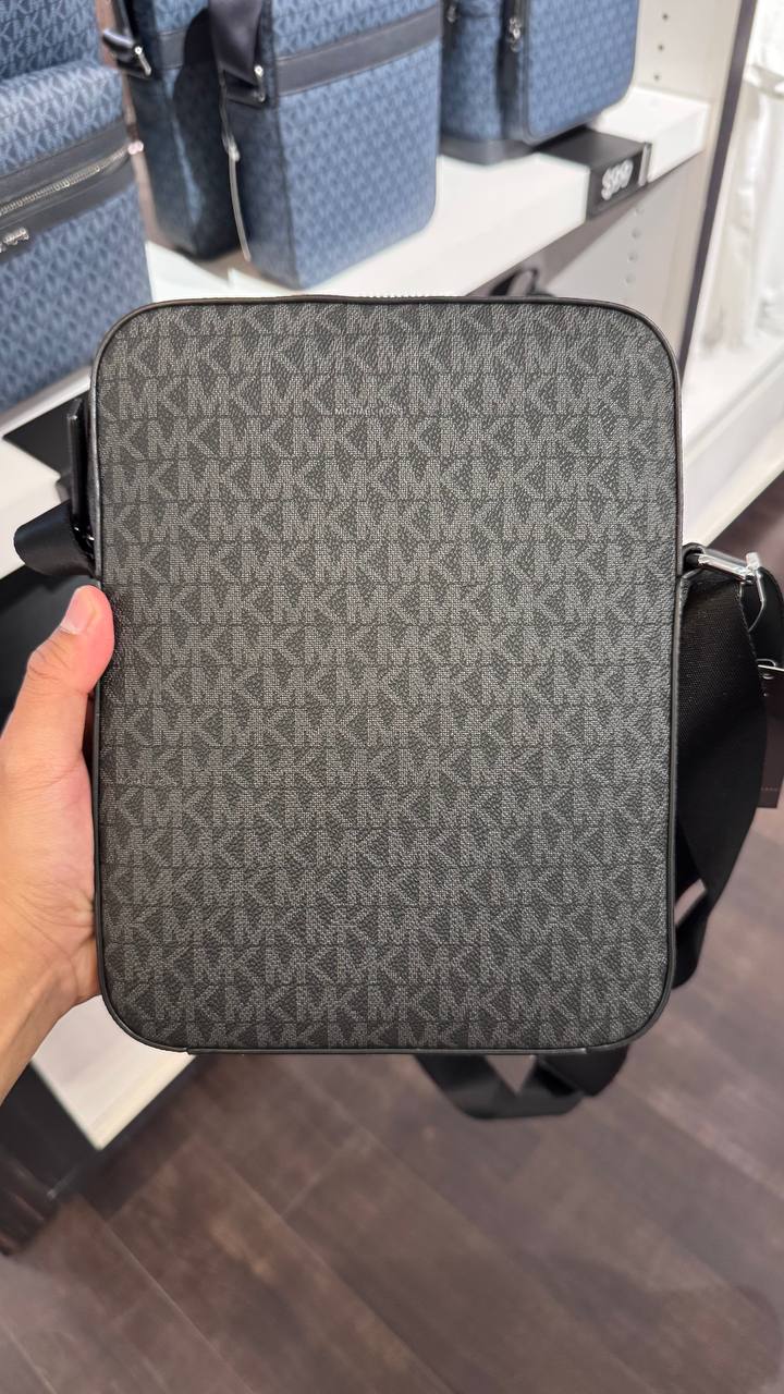 [INCOMING ETA 30 DAYS] Michael Kors Men Cooper Signature Logo Flight Bag in Black (37F2LCOL6J)