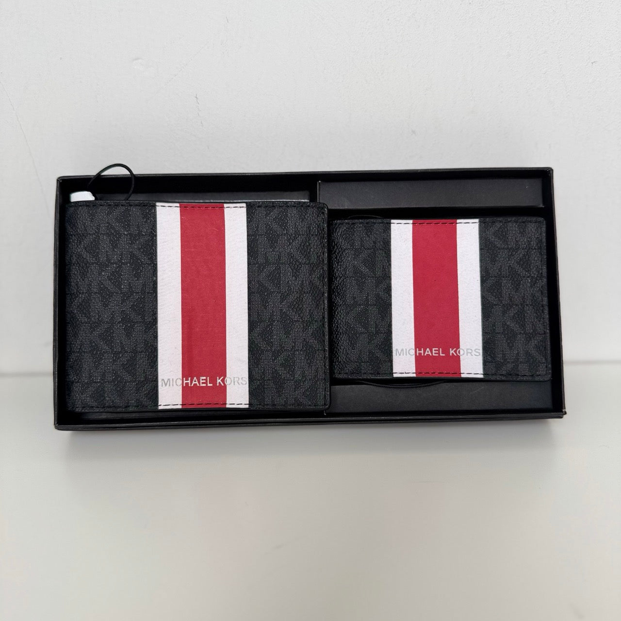 [DEFECT] Michael Kors Gifting 3 in 1 wallet Box Set in Signature Flame Red with Stripe (36H1LGFF1B)