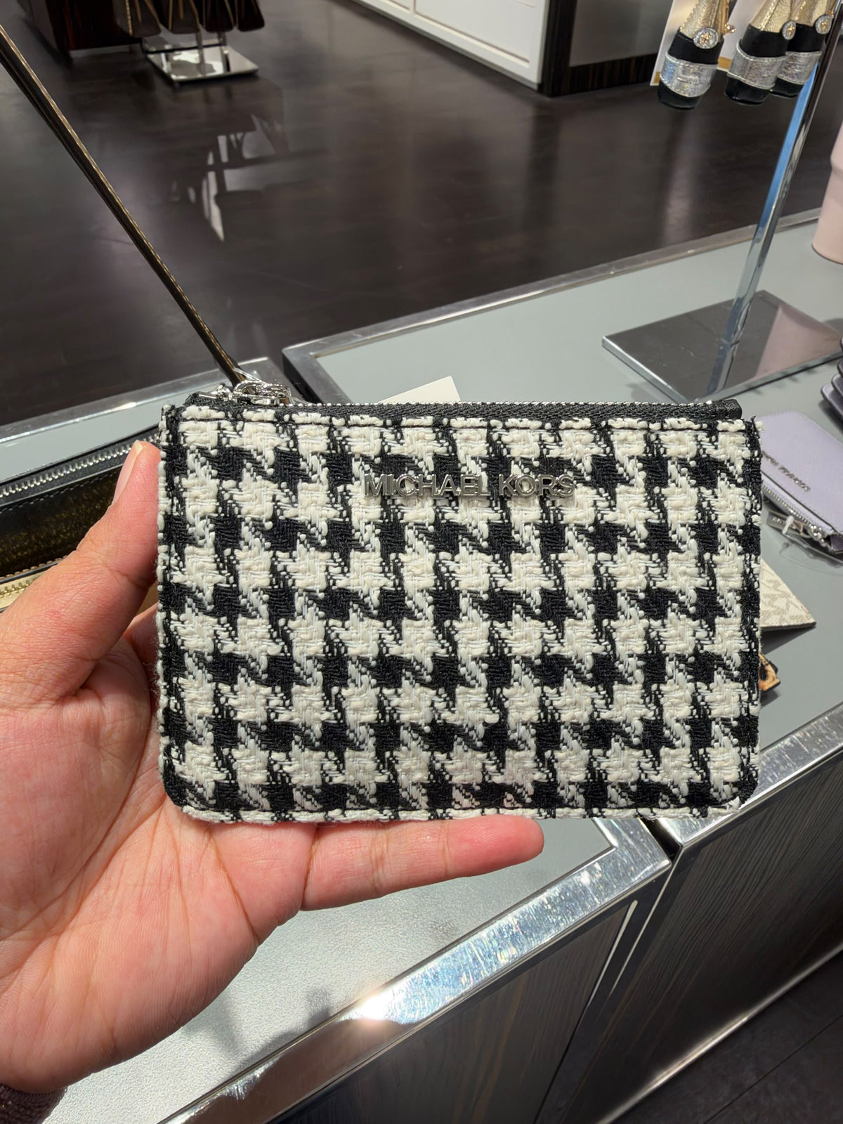 [WEB EXCLUSIVE][INCOMING ETA 30 DAYS] Michael Kors Jet Set Travel Small TZ Coinpouch in Black Light Cream (35F6STVP1C)