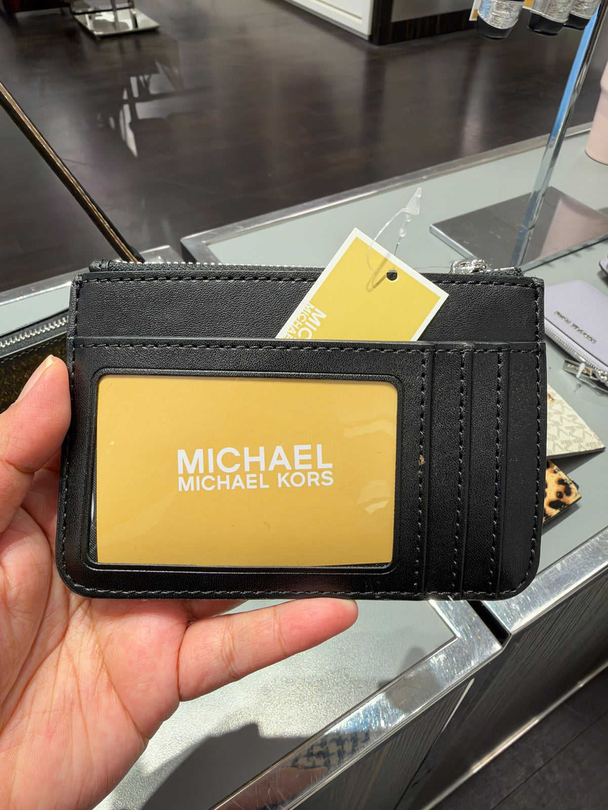 [WEB EXCLUSIVE][INCOMING ETA 30 DAYS] Michael Kors Jet Set Travel Small TZ Coinpouch in Black Light Cream (35F6STVP1C)