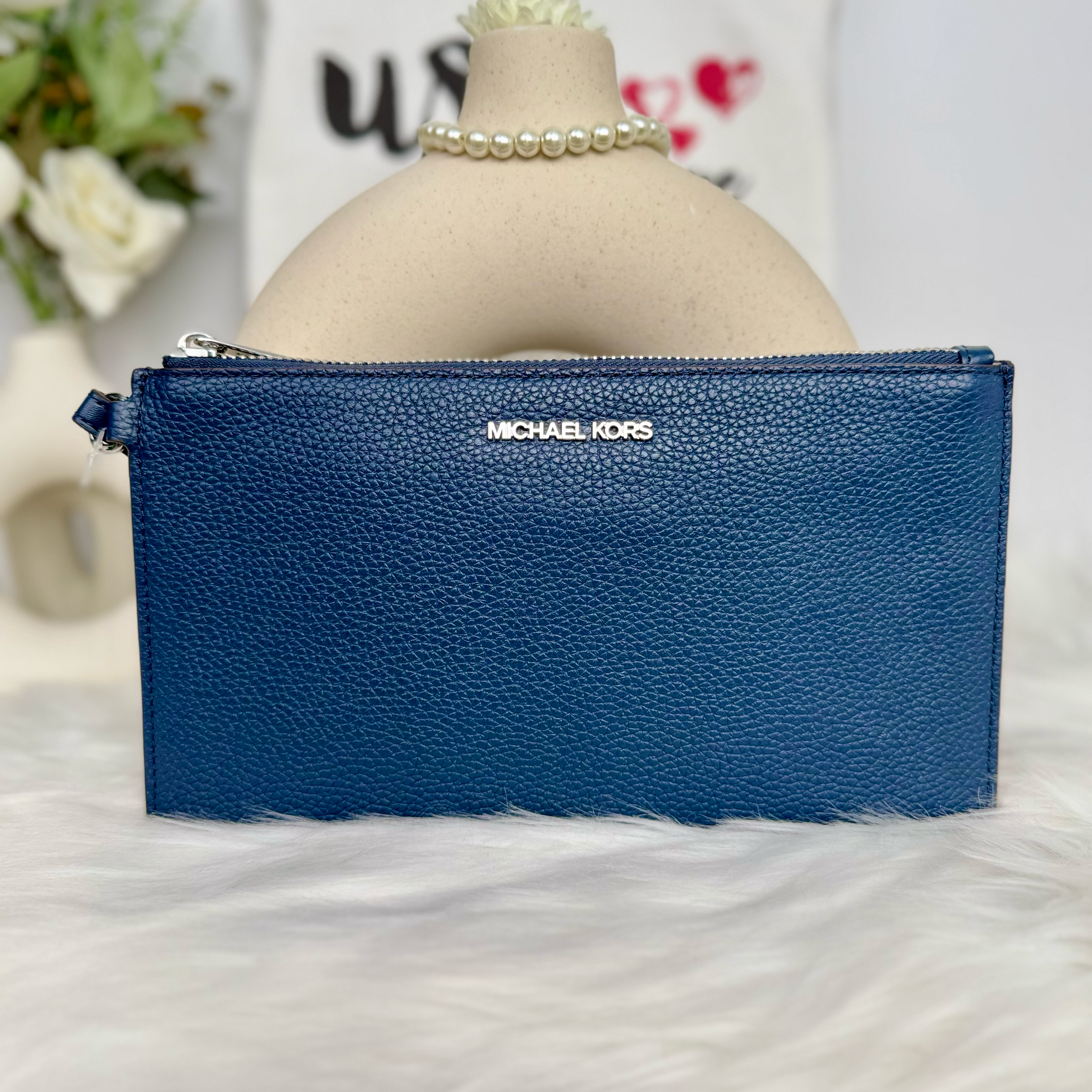 Michael Kors Jet Set Travel in Large TZ Wristlet in Navy (35S4GTVW3L)