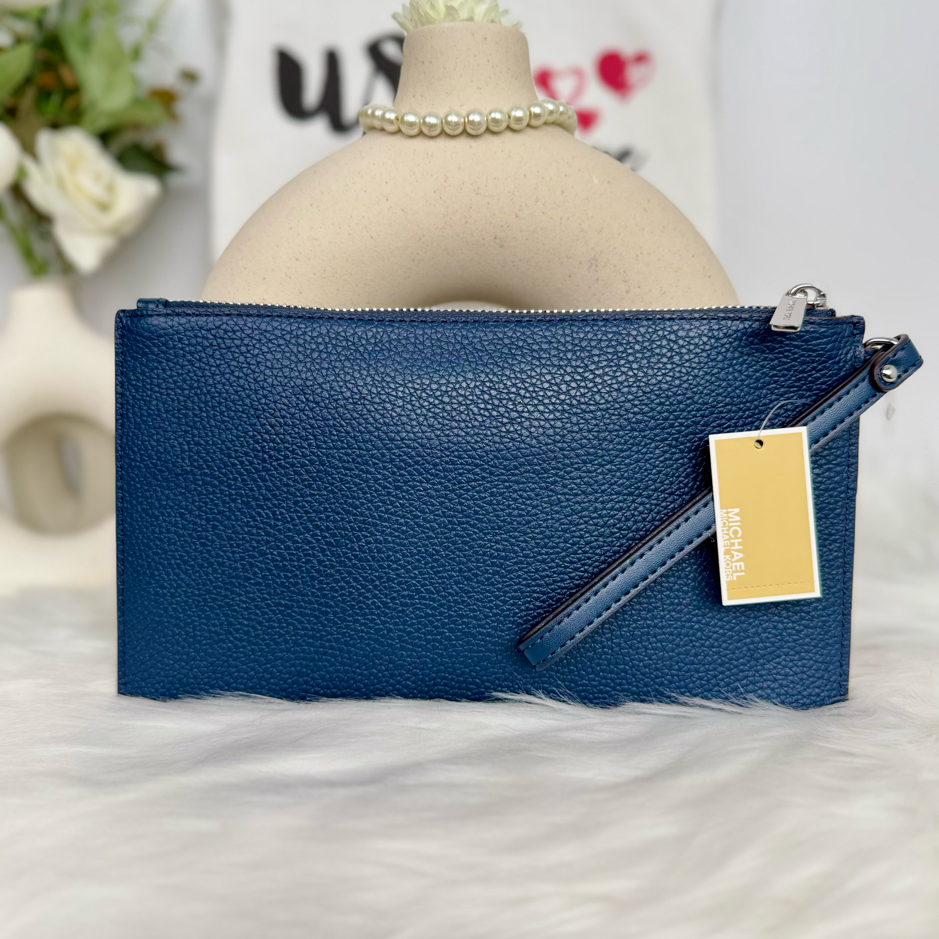 Michael Kors Jet Set Travel in Large TZ Wristlet in Navy (35S4GTVW3L)