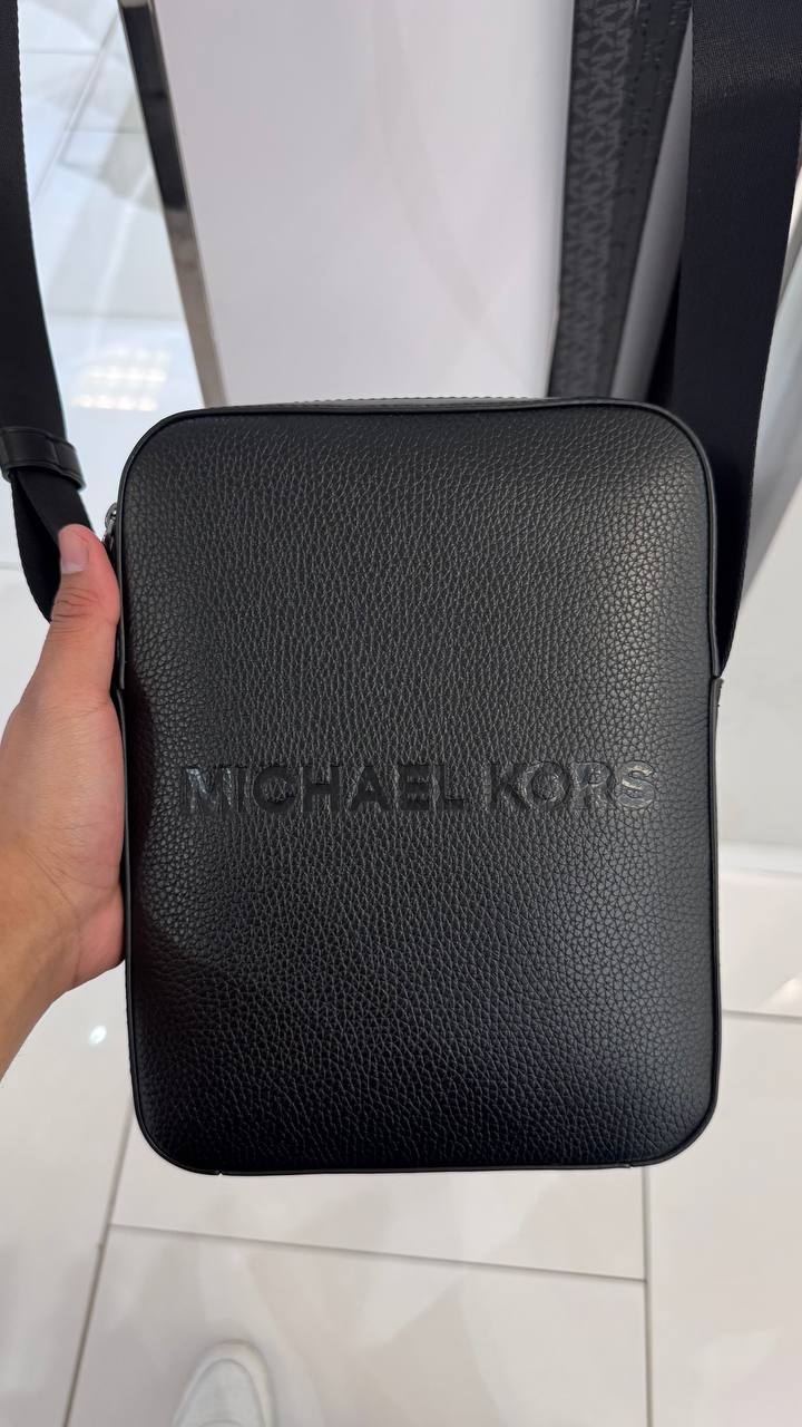 [INCOMING ETA 30 DAYS] Michael Kors Men Cooper Logo Embossed Pebbled Leather Messenger Bag in Black (37S5LCOL2L)