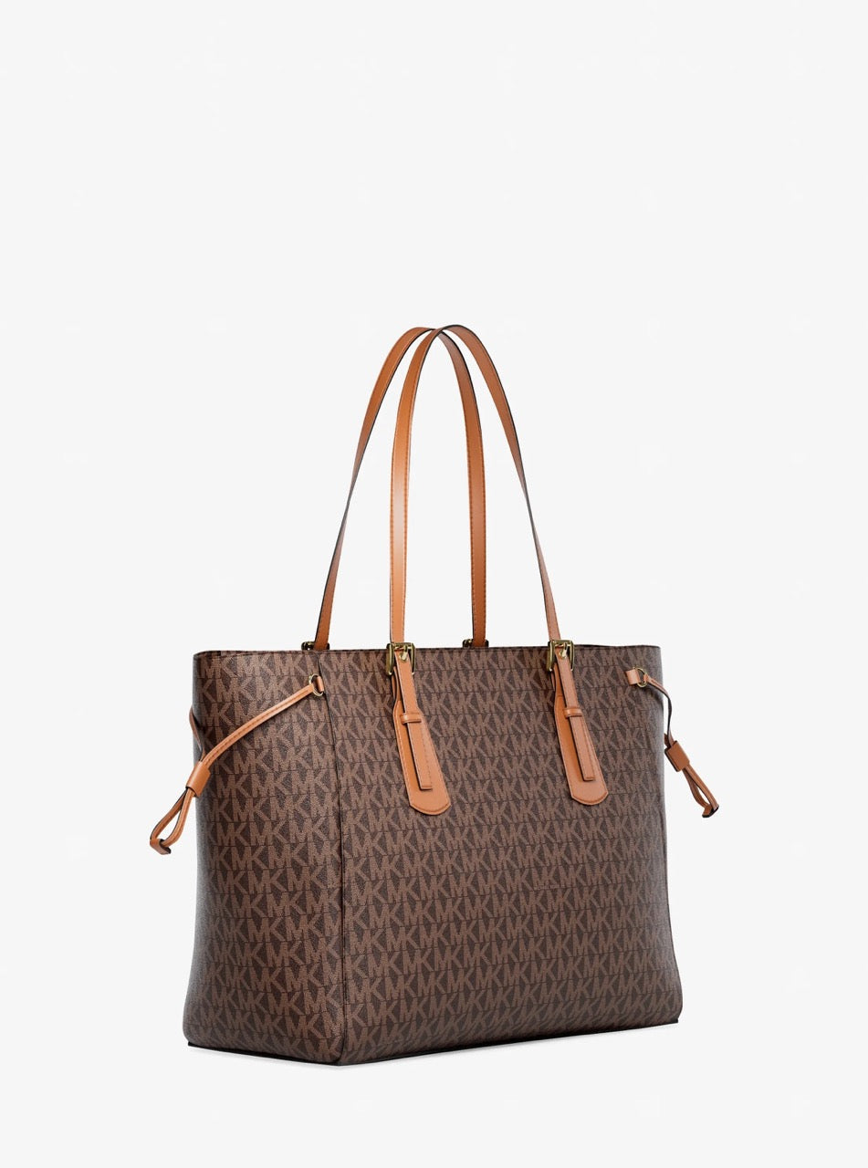 [WEB EXCLUSIVE][INCOMING ETA 30 DAYS] Michael Kors Voyager Large Signature Logo Top-Zip Tote Bag in Brown (35R6GV6T7B)