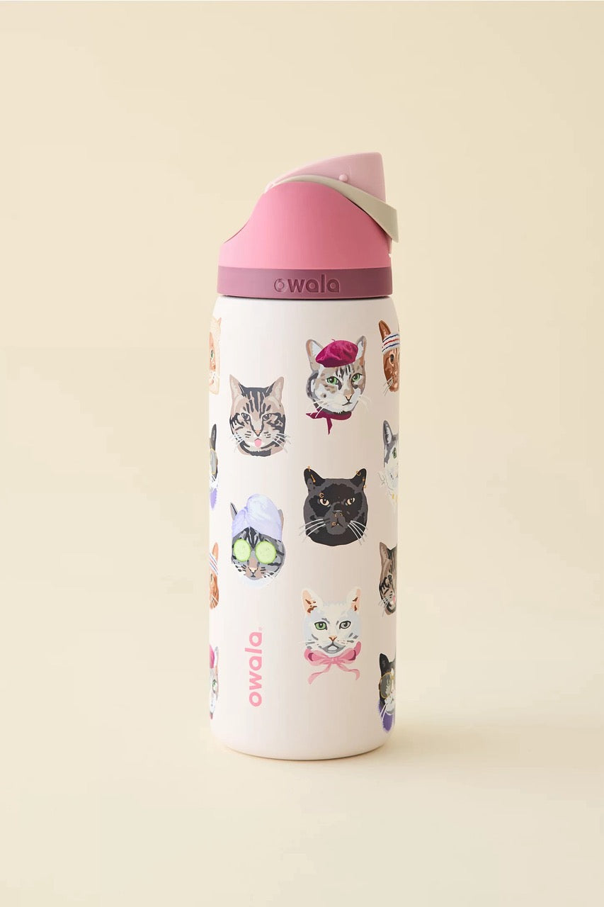 [WEB EXCLUSIVE][INCOMING ETA 30 DAYS] Owala UO Exclusive Cat Collage FreeSip 32 oz Water Bottle