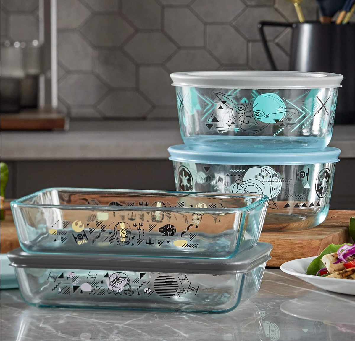 Pyrex Star Wars 8-Piece Glass Food Storage Set with Plastic Lids