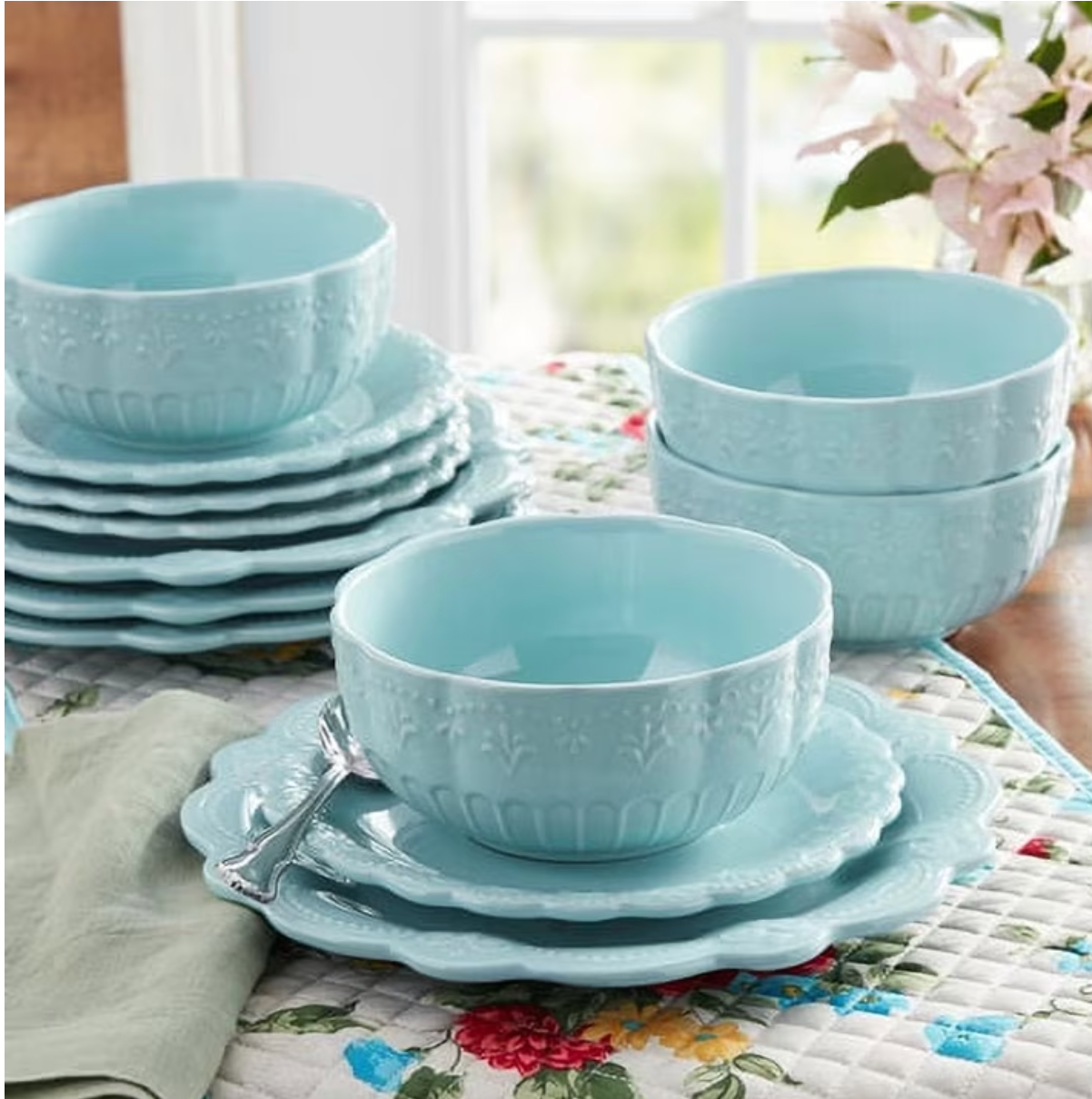 The Pioneer Woman Toni Light Blue Dinnerware Set, 12-Piece