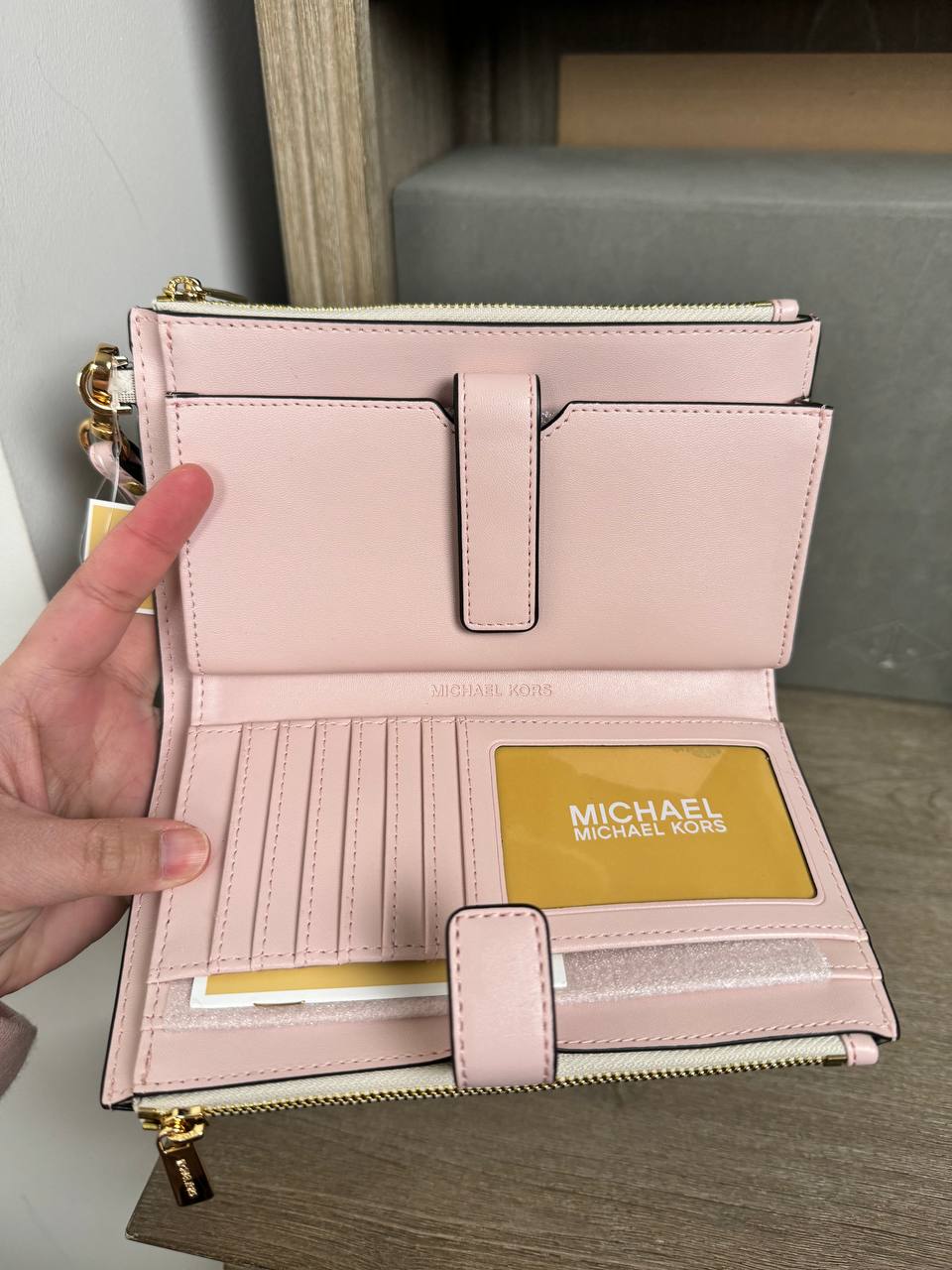 [INCOMING ETA 30 DAYS] Michael Kors Jet Set Large Double Zip Wristlet in Signature Powder Blush Multi (35F8GTVW0B)