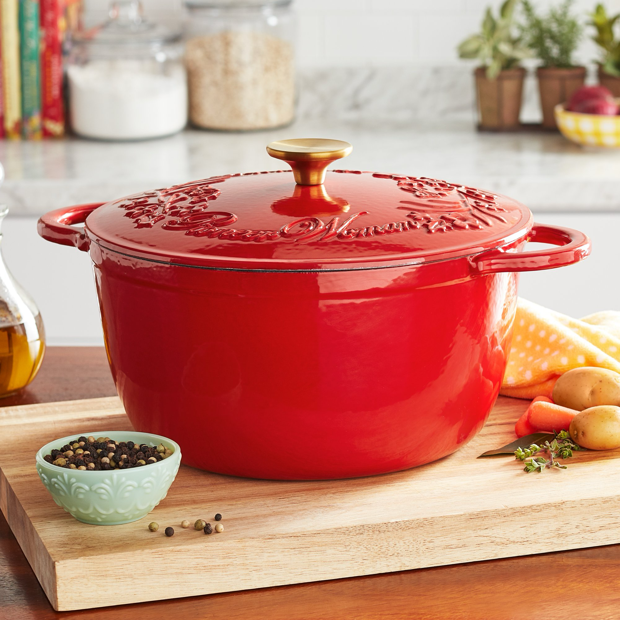 The Pioneer Women 6qt Holiday Dutch Oven Red